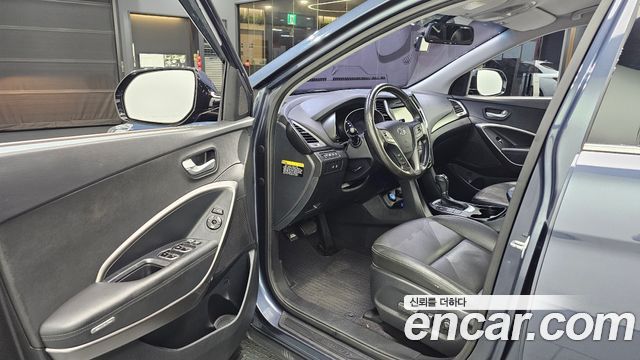 Hyundai Santafe 2017 — photo 13