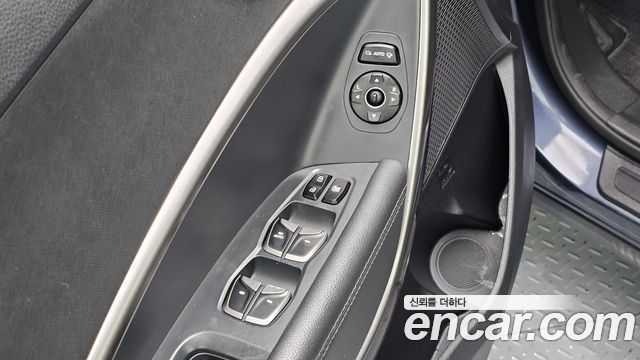 Hyundai Santafe 2017 — photo 23