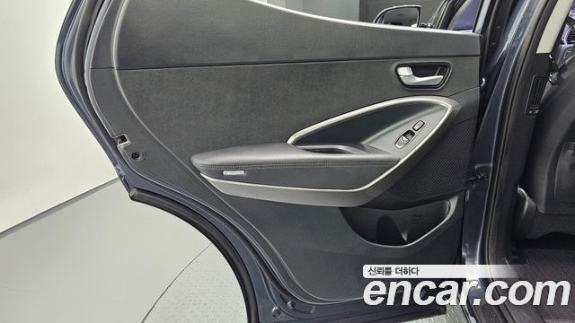 Hyundai Santafe 2017 — photo 15