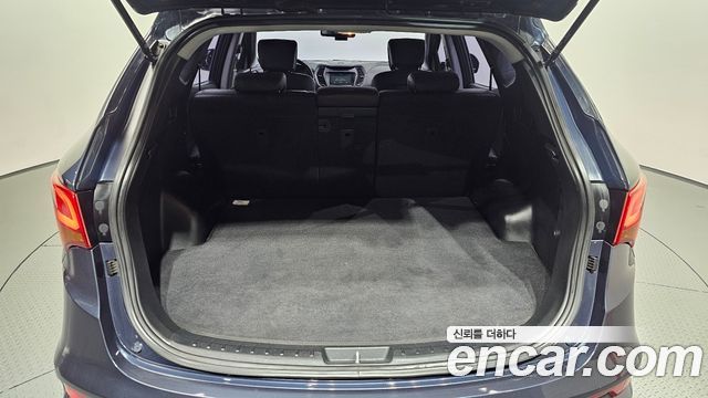 Hyundai Santafe 2017 — photo 28