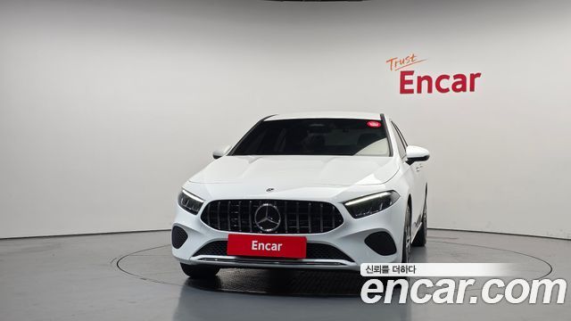 Mercedes-Benz A-Class 2025 — photo 3