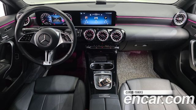 Mercedes-Benz A-Class 2025 — photo 10