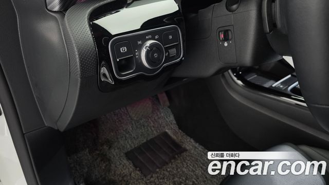 Mercedes-Benz A-Class 2025 — photo 20