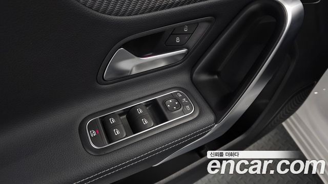 Mercedes-Benz A-Class 2025 — photo 25