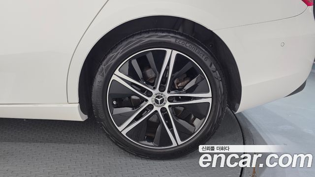 Mercedes-Benz A-Class 2025 — photo 7
