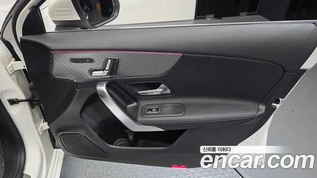 Mercedes-Benz A-Class 2025 — photo 15