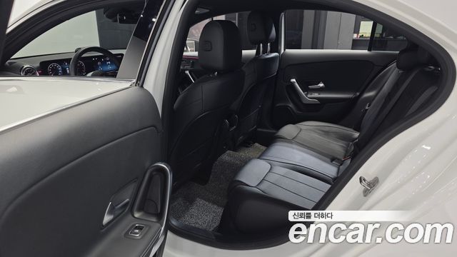 Mercedes-Benz A-Class 2025 — photo 16