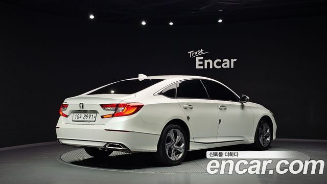 Honda Accord 2018 — photo 2