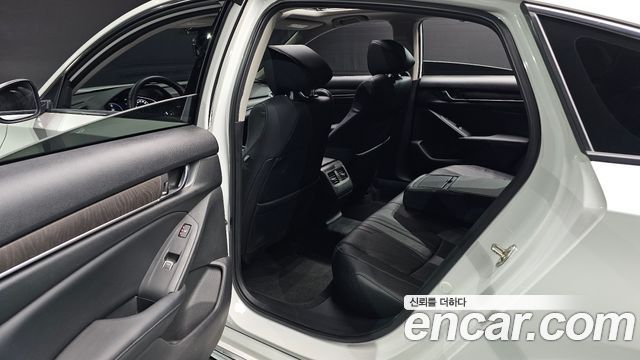 Honda Accord 2018 — photo 18