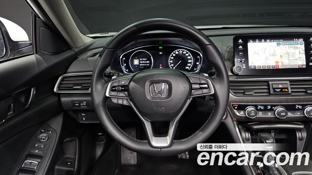 Honda Accord 2018 — photo 19