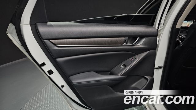 Honda Accord 2018 — photo 15