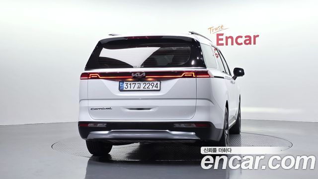 Kia Canival 2021 — photo 4