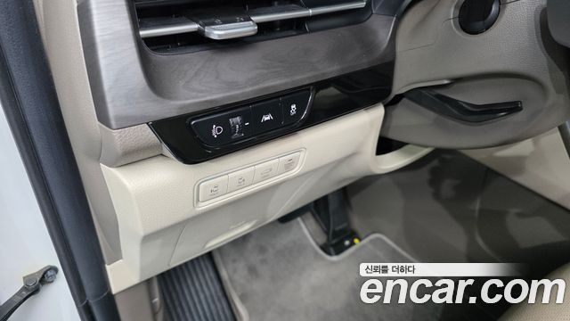 Kia Canival 2021 — photo 16