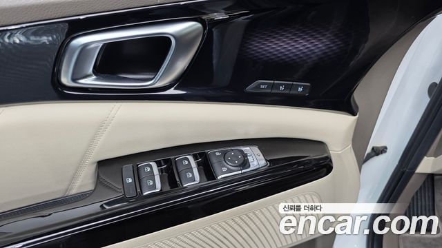 Kia Canival 2021 — photo 17