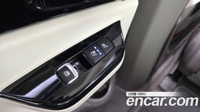 Kia Canival 2021 — photo 18