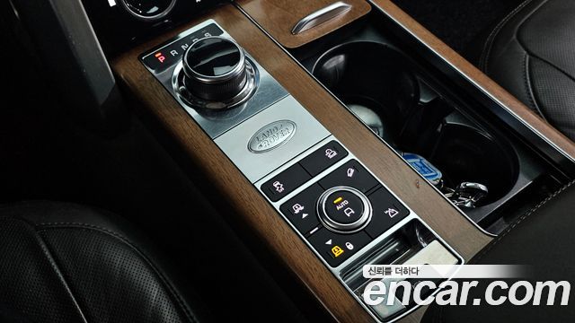 Land Rover Range Rover 2019 — photo 9