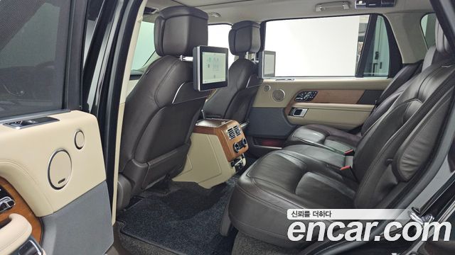 Land Rover Range Rover 2019 — photo 11