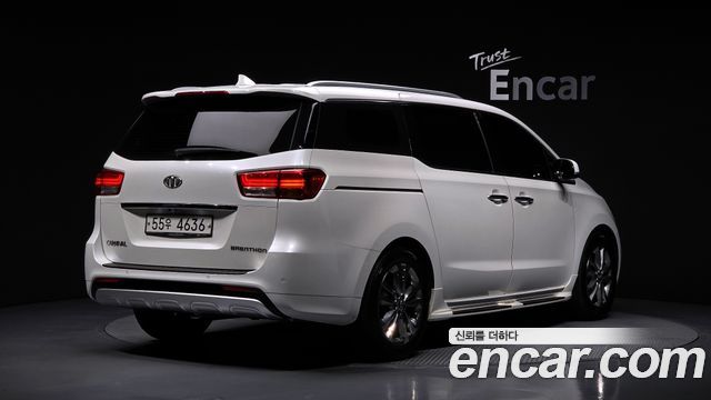 Kia Canival 2018 — photo 2