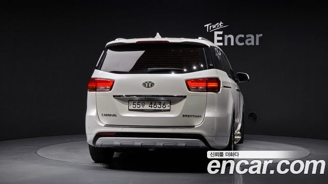 Kia Canival 2018 — photo 4