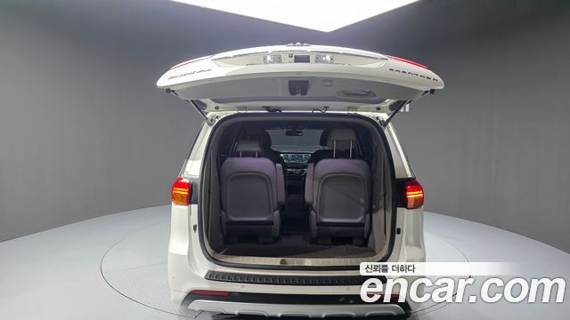 Kia Canival 2018 — photo 26