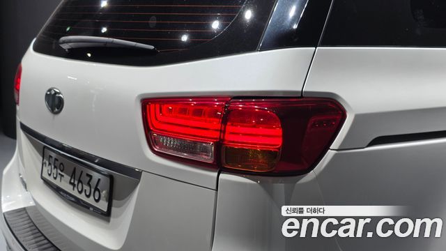 Kia Canival 2018 — photo 9