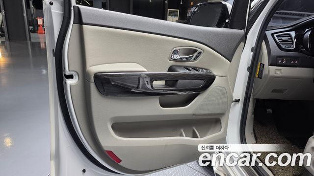 Kia Canival 2018 — photo 14