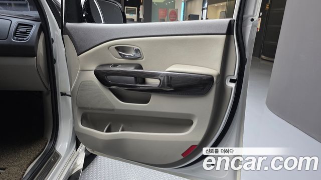 Kia Canival 2018 — photo 15