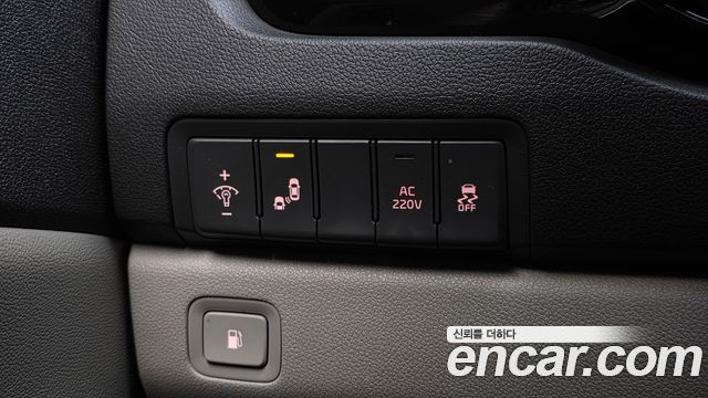 Kia Canival 2018 — photo 28