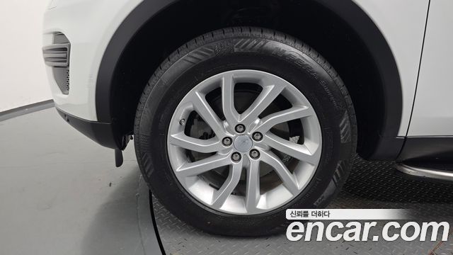 Land Rover Discovery Sport 2019 — photo 5