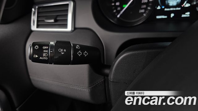 Land Rover Discovery Sport 2019 — photo 29
