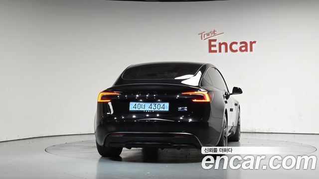 Tesla Model 3 2026 — photo 4