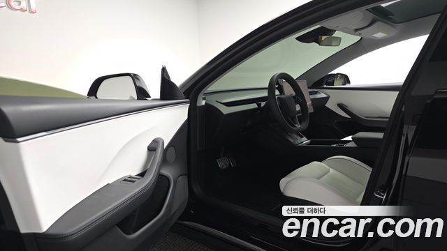 Tesla Model 3 2026 — photo 13