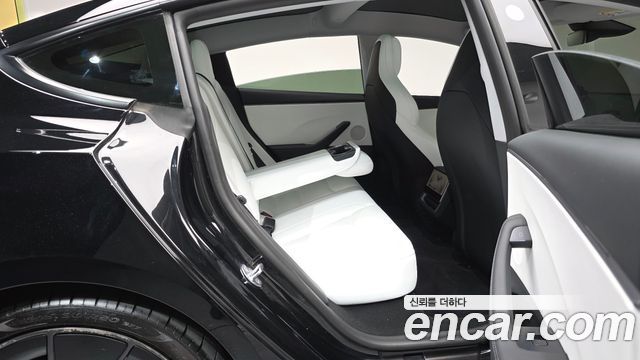 Tesla Model 3 2026 — photo 17