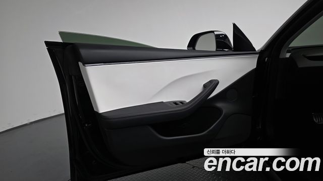 Tesla Model 3 2026 — photo 14
