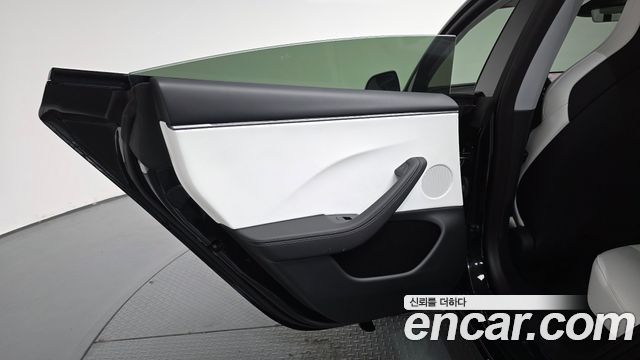 Tesla Model 3 2026 — photo 15