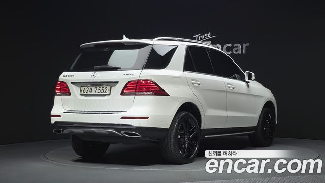 Mercedes-Benz GLE-Class 2018 — photo 2
