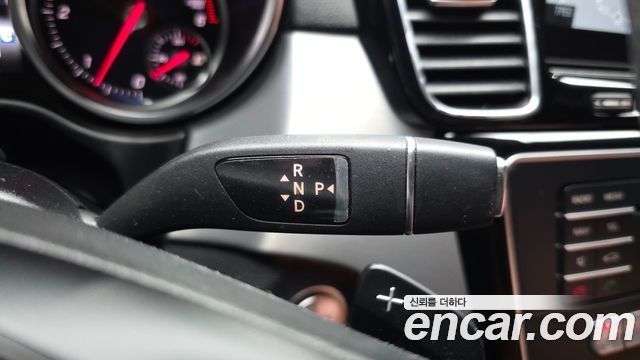 Mercedes-Benz GLE-Class 2018 — photo 9