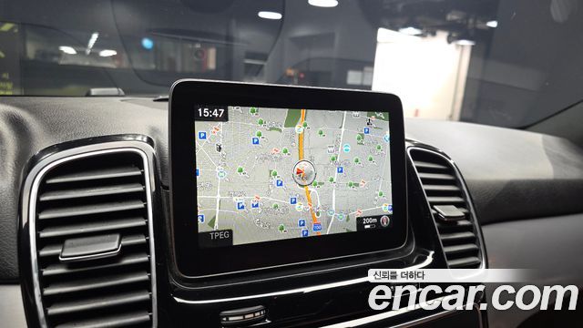 Mercedes-Benz GLE-Class 2018 — photo 15