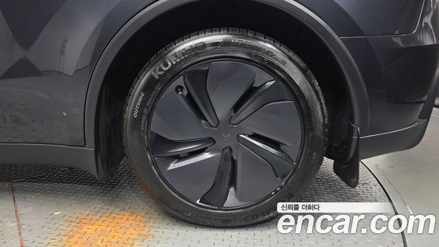 Tesla Model Y 2025 — photo 7