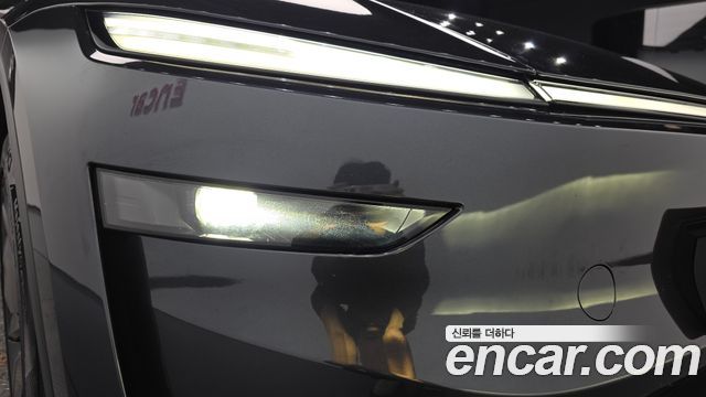Tesla Model Y 2025 — photo 8