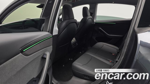 Tesla Model Y 2025 — photo 16