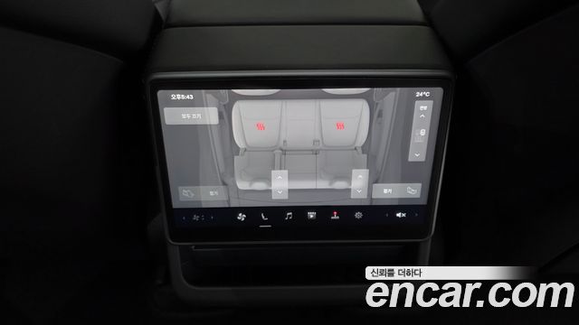 Tesla Model Y 2025 — photo 30