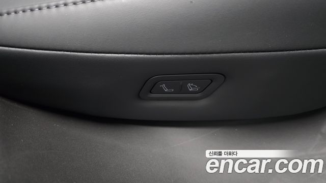 Tesla Model Y 2025 — photo 31