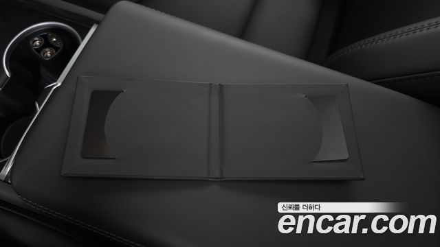 Tesla Model Y 2025 — photo 32