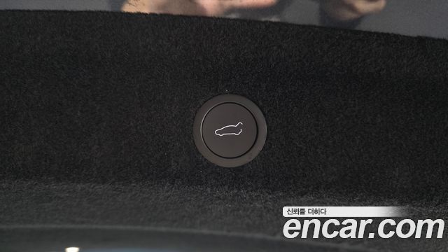Tesla Model Y 2025 — photo 33