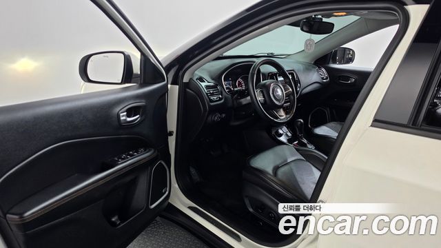 Jeep Compass 2019 — photo 10