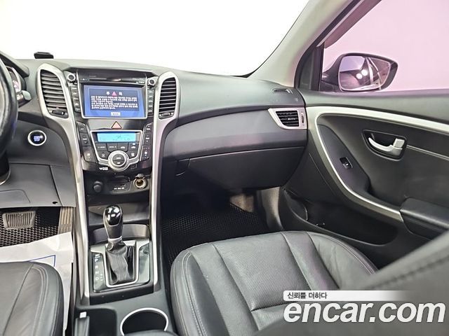 Hyundai i30 2014 — photo 10
