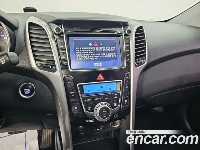 Hyundai i30 2014 — photo 14
