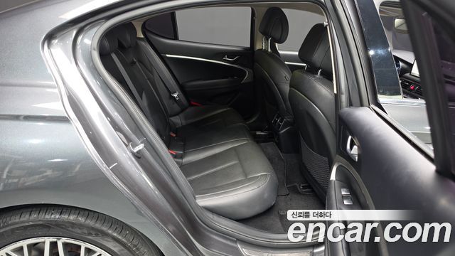Genesis G70 2021 — photo 11