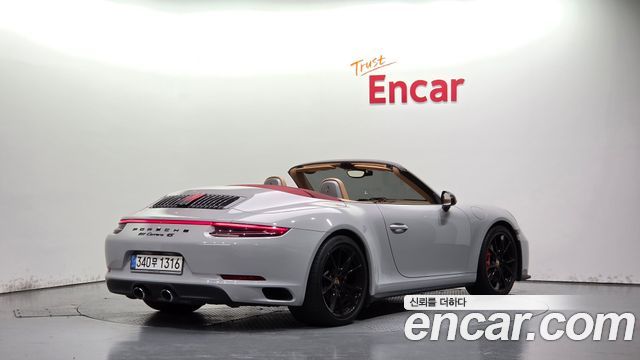 Porsche 911 2017 — photo 2